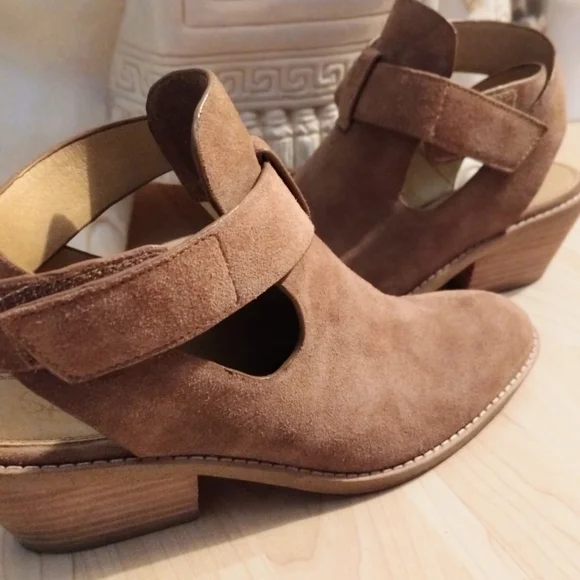 Splendid Suede Ankle Wrap Almond Toe Hook Loop Booties - Picture 2 of 8